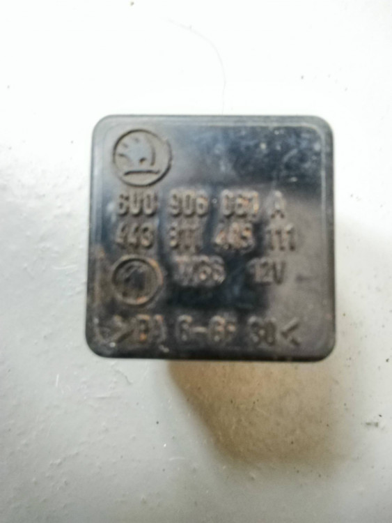 Реле противотум,насоса,обогрева стекла VAG 6U0906061A 